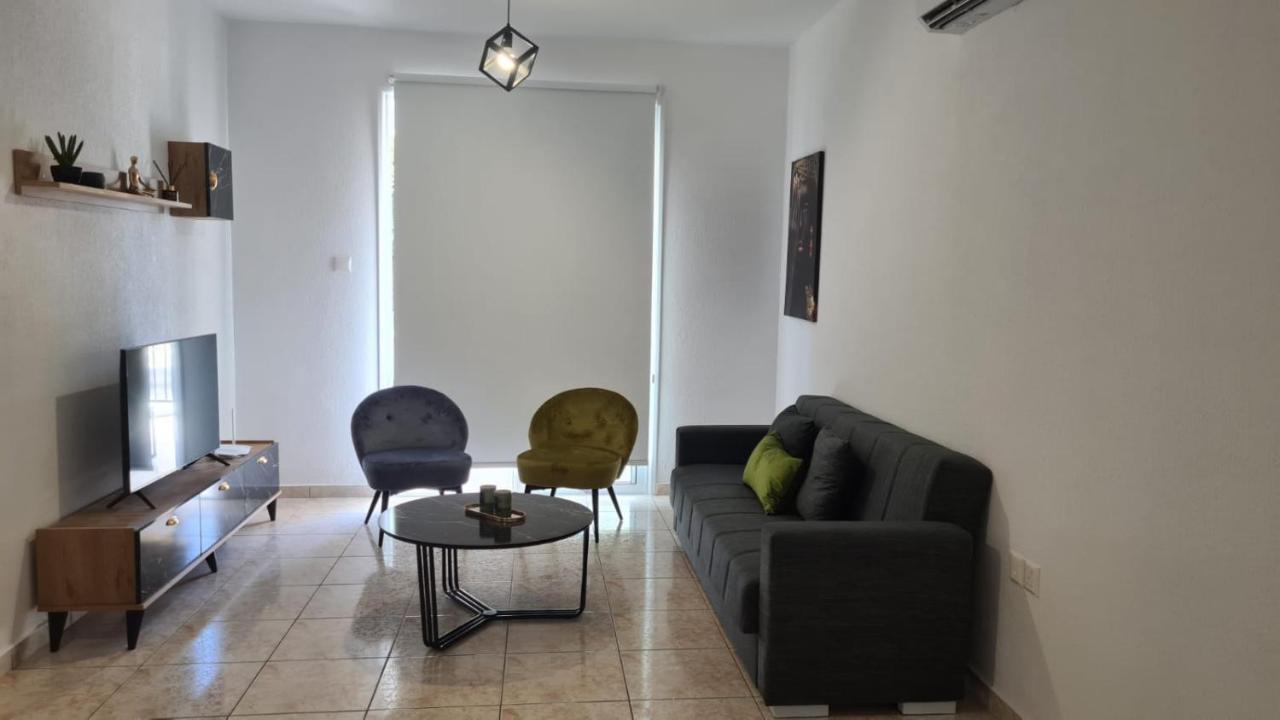 Laertis Apartments - By Imh Travel & Tours Paphos Extérieur photo