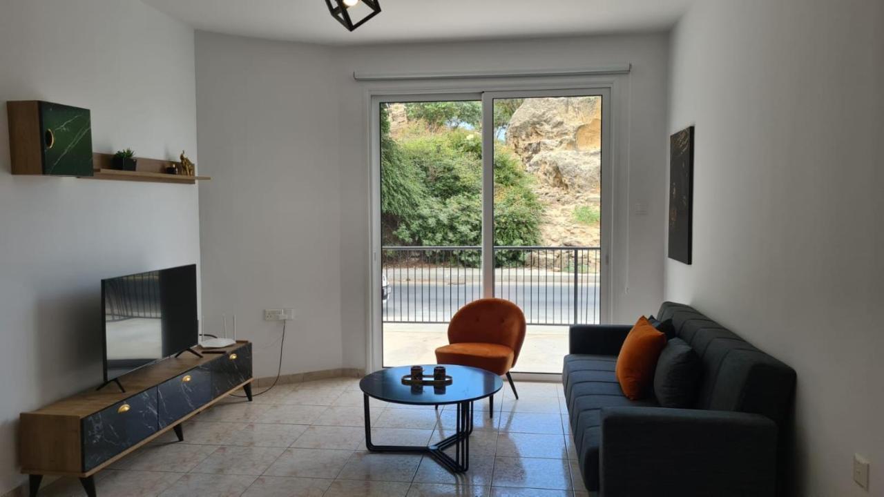 Laertis Apartments - By Imh Travel & Tours Paphos Extérieur photo